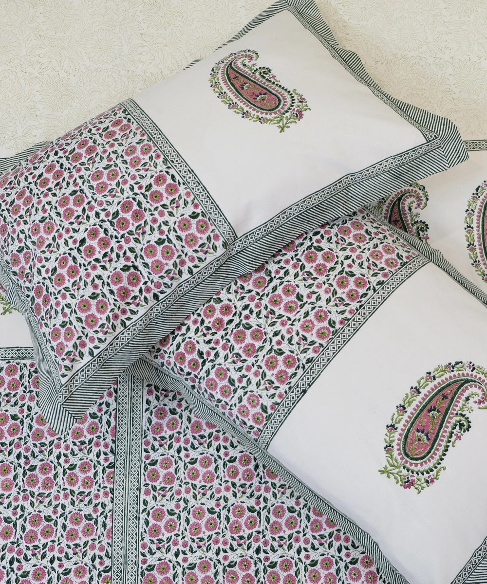 White with paisley pattern Hand Block Printed Cotton Bedsheet with 2 pillow Covers (106"x106")