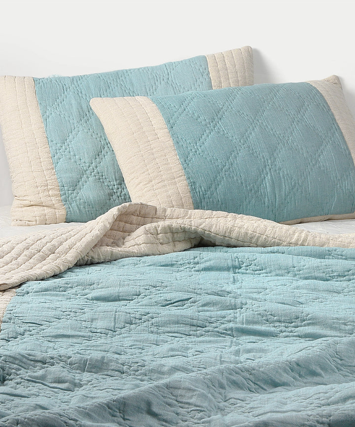 Turquoise & Cream Quilted Comforter with 2 Pillow Covers